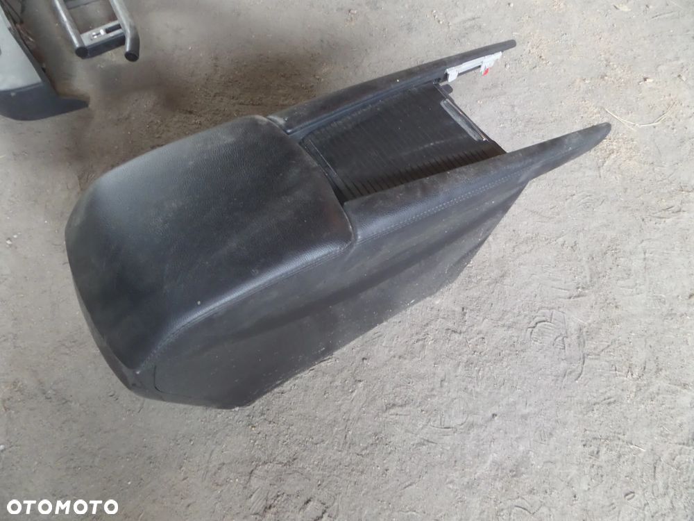 11510. Podłokietnik Mazda 3 17-18 lift - 1