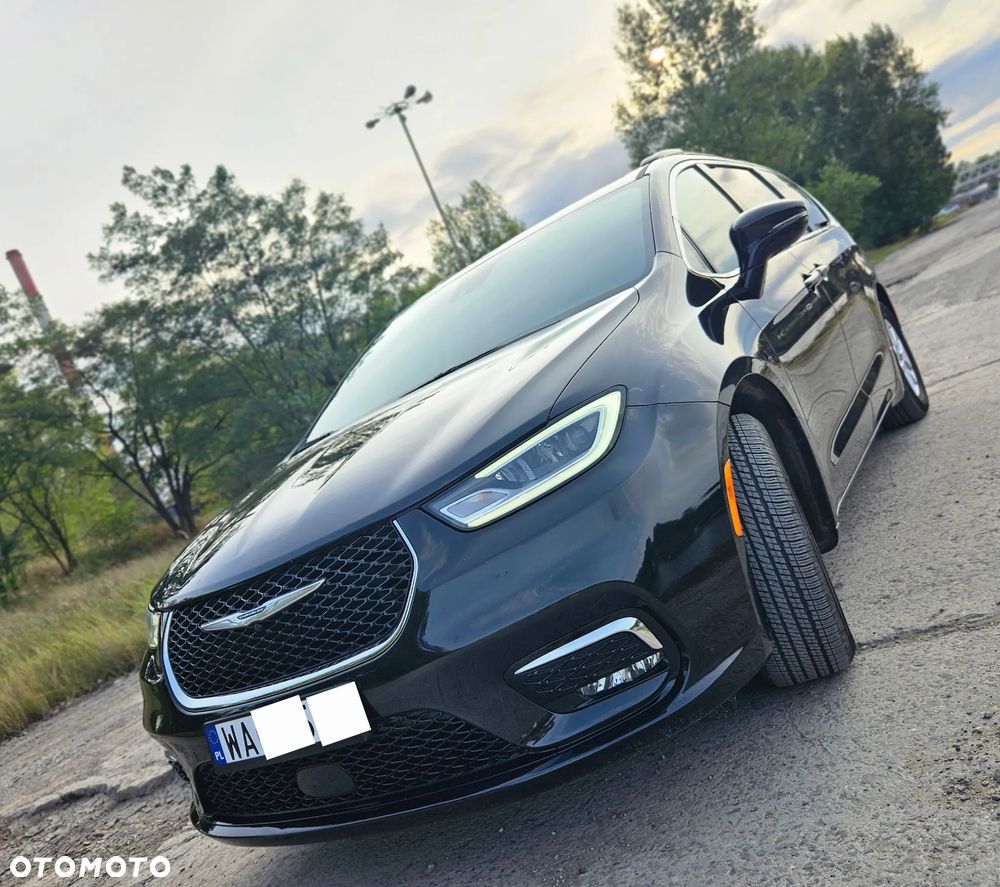 Chrysler Pacifica - 8