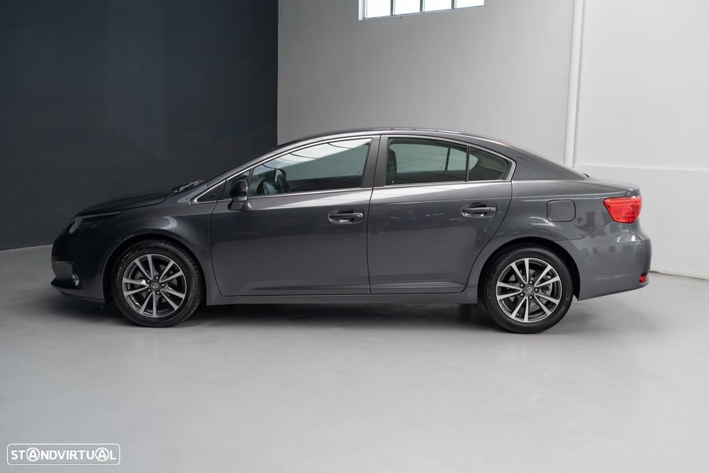 Toyota Avensis SD 2.0 D-4D Exclusive +Navi - 24