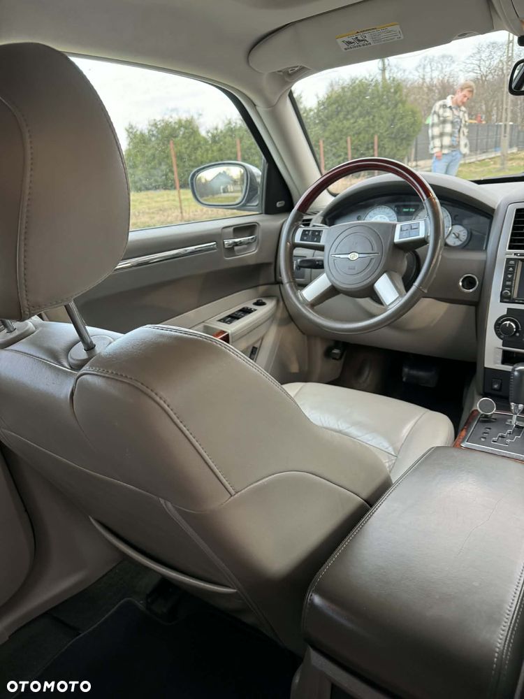 Chrysler 300C - 8