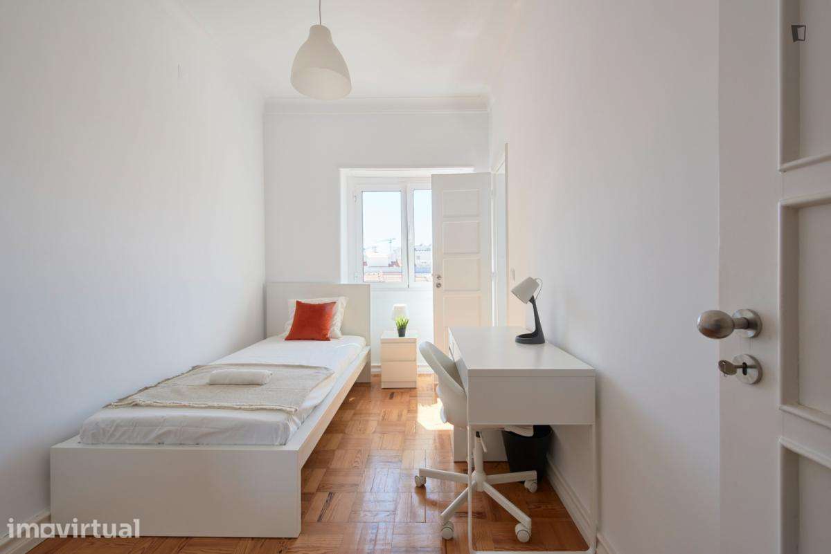 Quarto - localizado em Entrecampos Lisbon - Grande imagem: 2/34