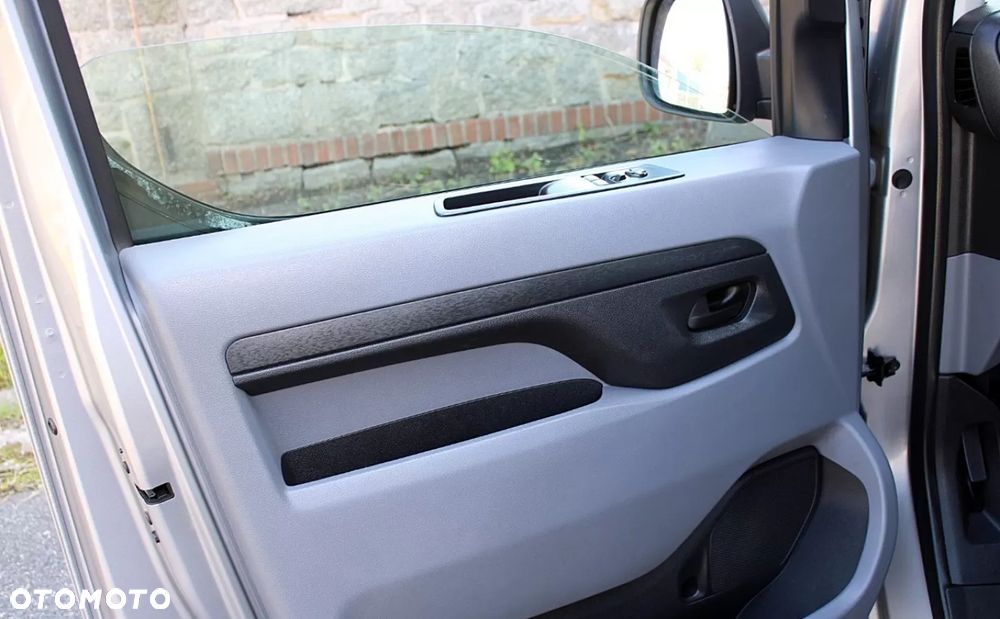 Opel Vivaro - 24