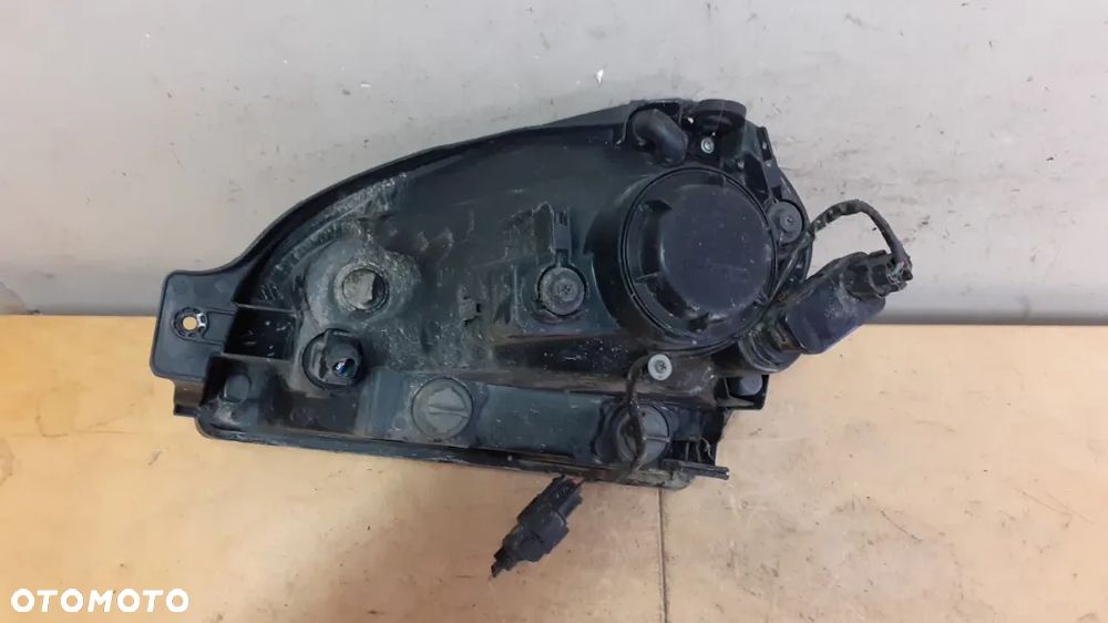 X. LAMPA PRZOD PRZEDNIA PRAWA HYUNDAI TUCSON - 2
