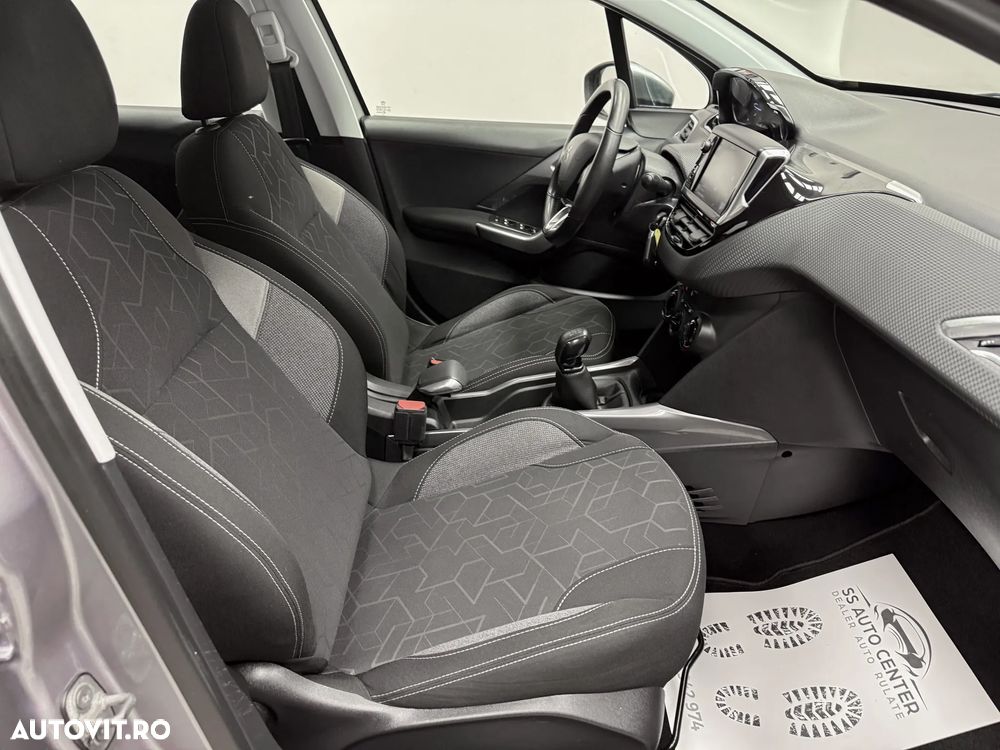 Peugeot 2008 1.2 L PureTech Active - 14