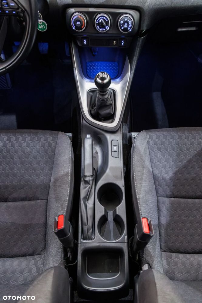Toyota Yaris - 33