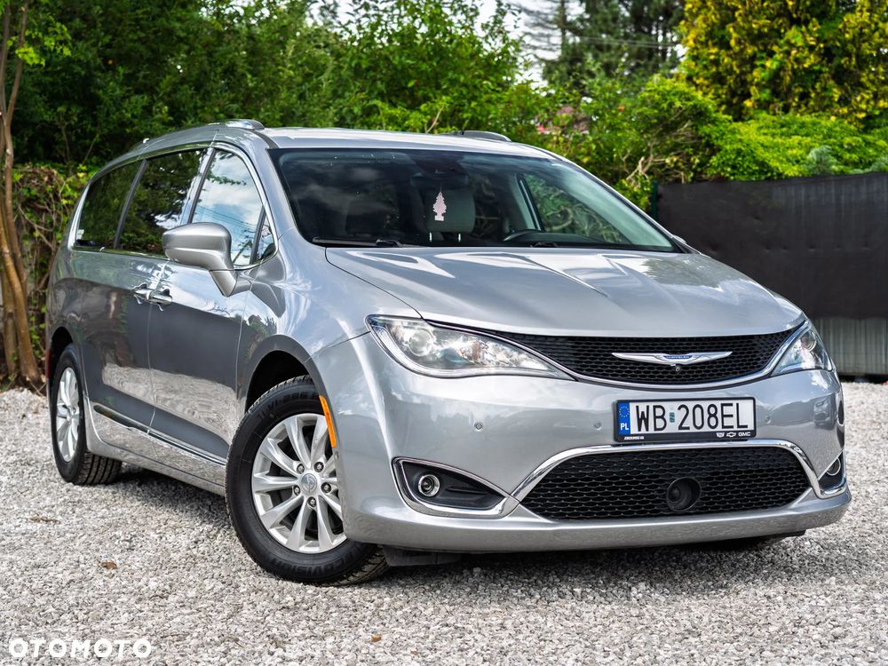 Chrysler Pacifica - 3