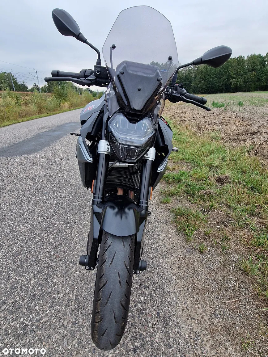 BMW F - 7