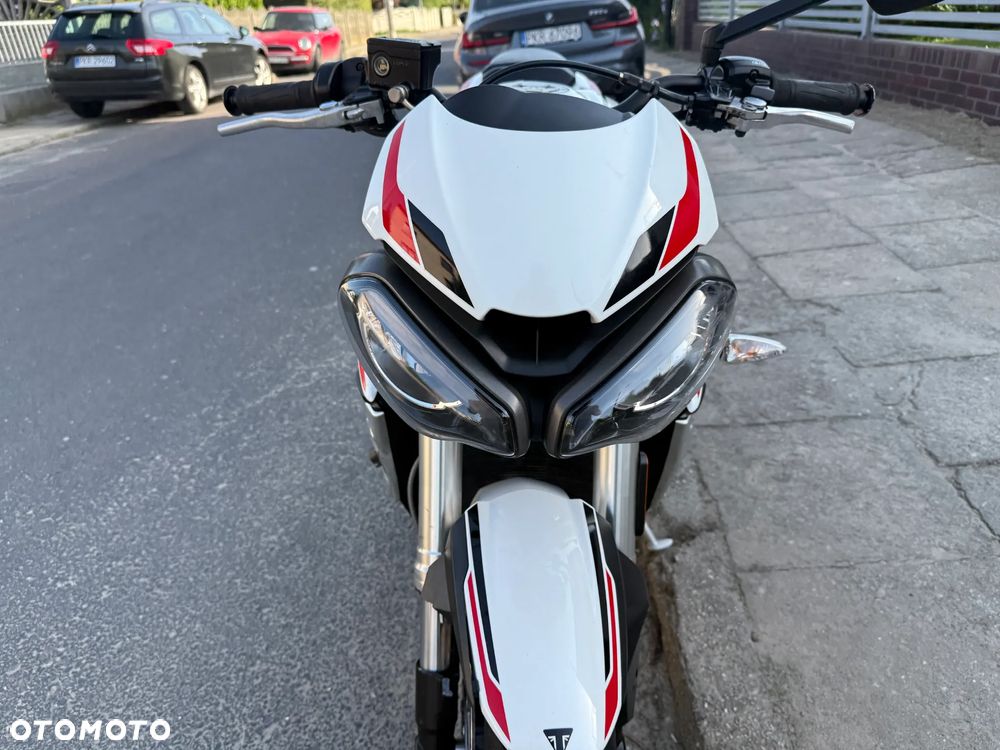 Triumph Street Triple - 23