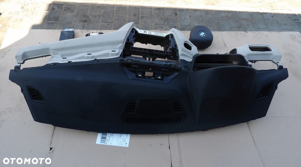 BMW - F48,X1 - DESKA ROZDZIELCZA - KOKPIT - KONSOLA - POD NAWIGACJE - PODUSZKA KIEROWCY I PASAŻERA - DEMONTAŻ - ORYGINAŁ - 4