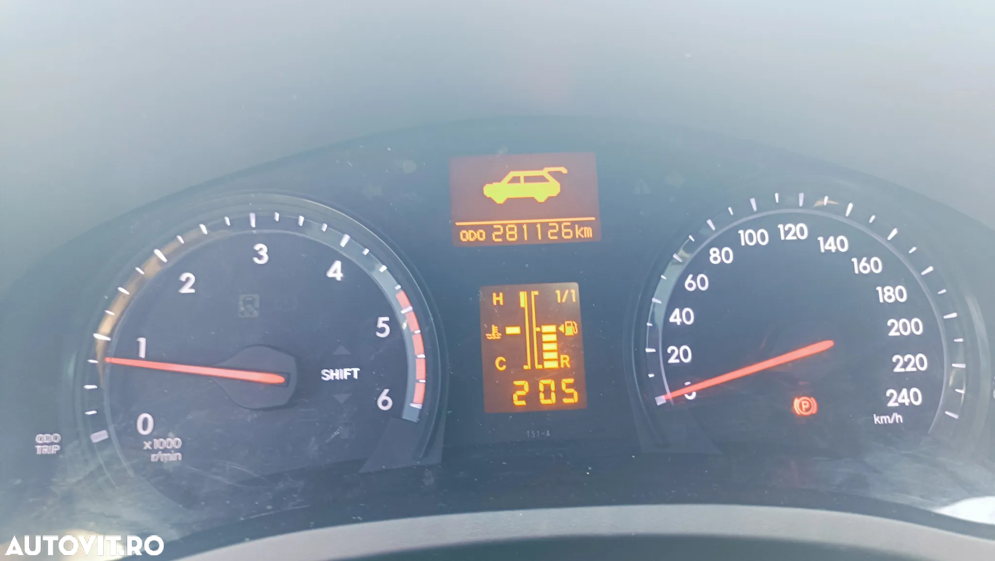Toyota Avensis - 10