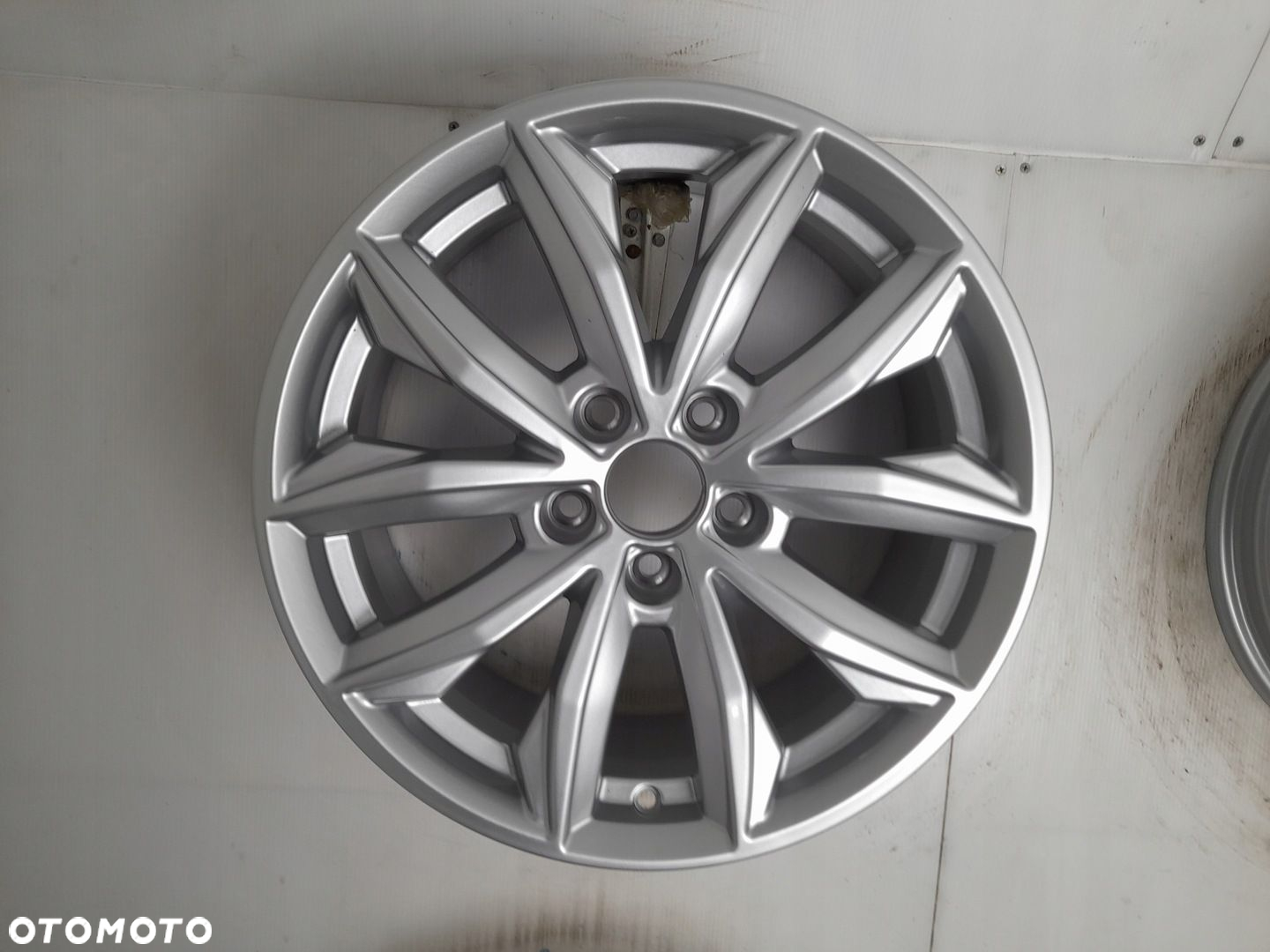Felgi aluminiowe Audi OE 80A601025J 7.0" x 17" 5x112 ET34 - 2