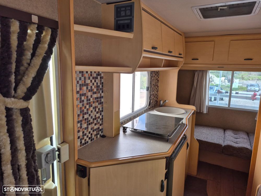 Challenger Genesis FORD TRANSIT 2.5 TD - 6 DORMIDAS - 6 LUGARES - 21