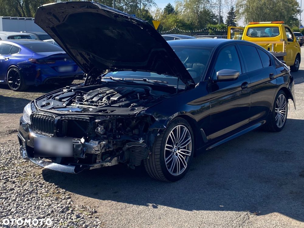 BMW Seria 5 M550i xDrive sport - 10