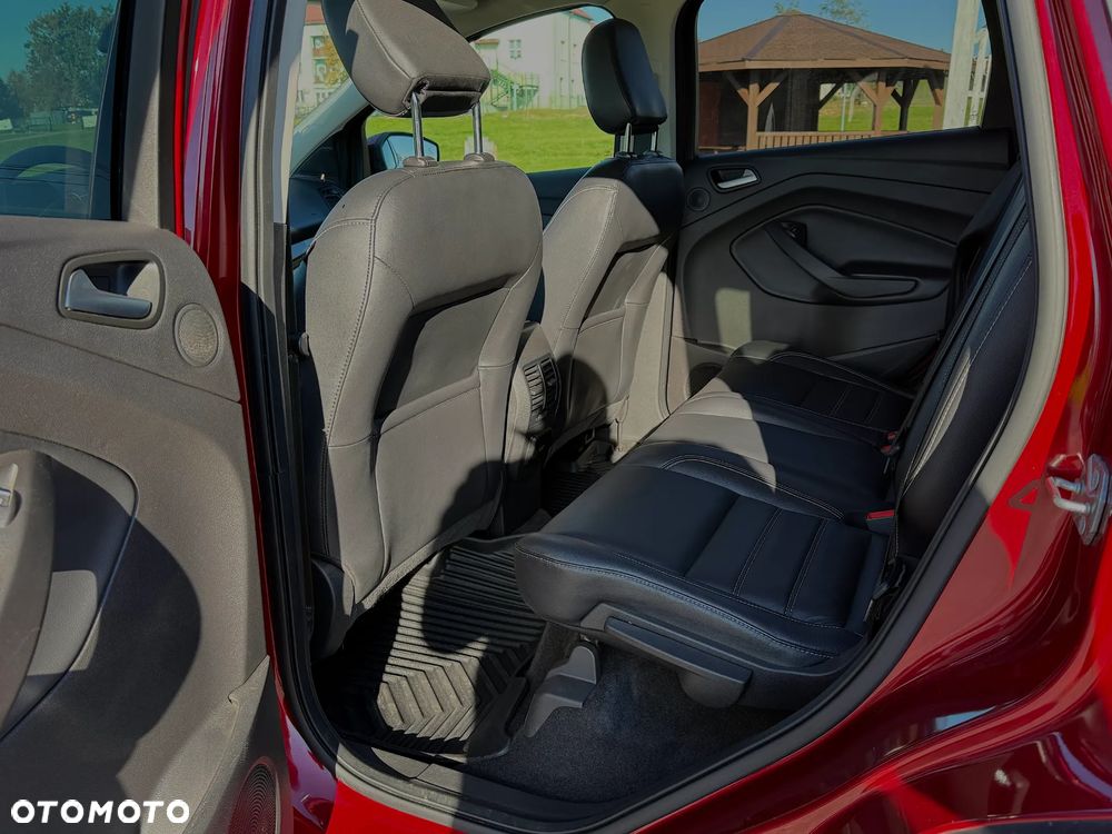 Ford Escape 2.0 EcoBoost AWD Titanium - 14