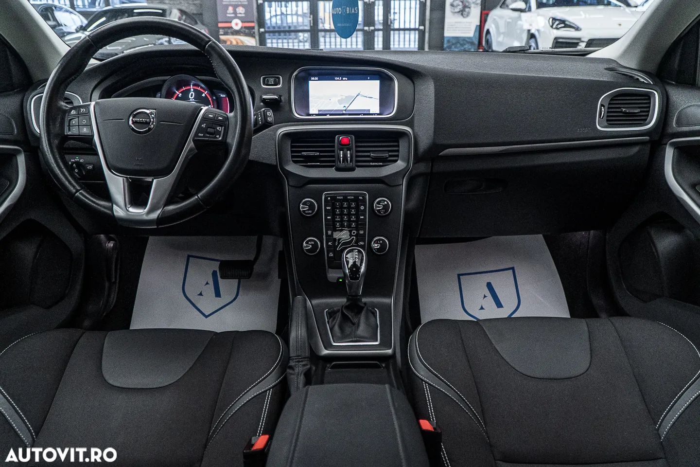 Volvo V40 D2 Aut. Momentum - 36