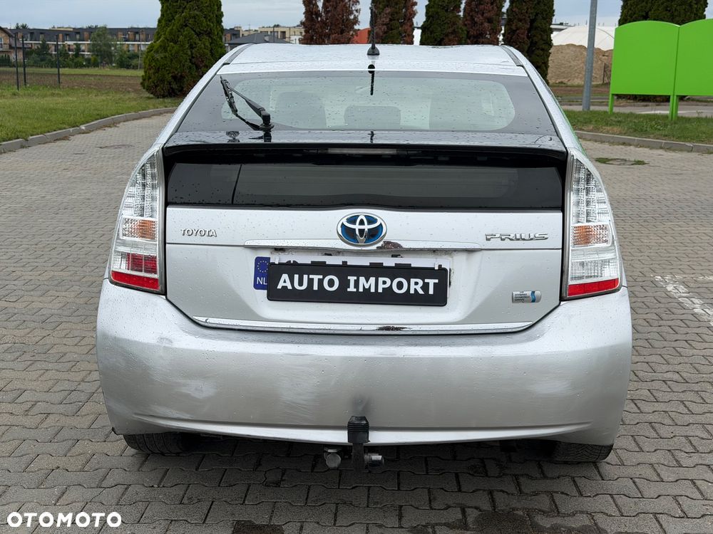 Toyota Prius 1.8 HSD Prestige - 6