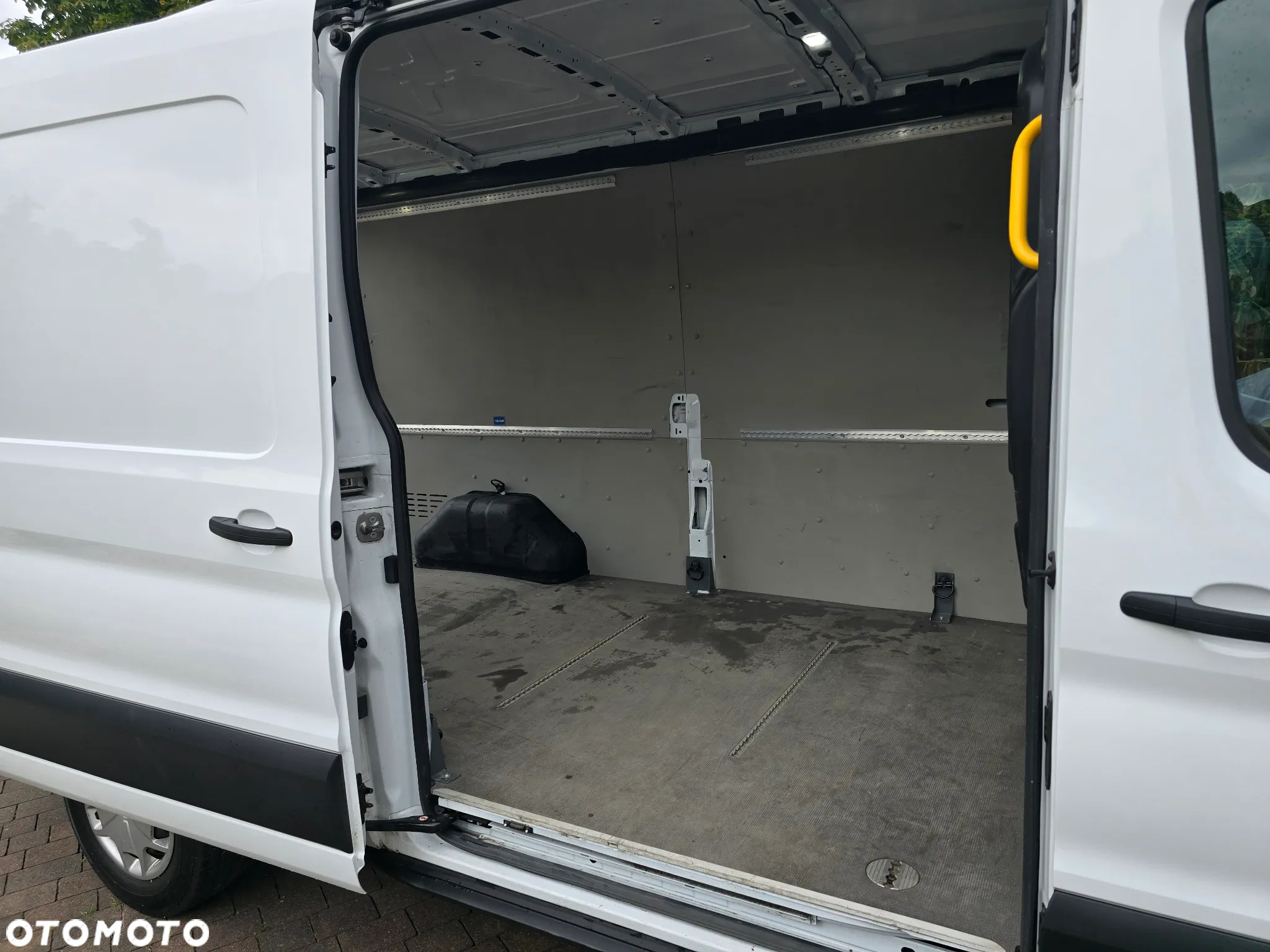 Ford Transit - 12