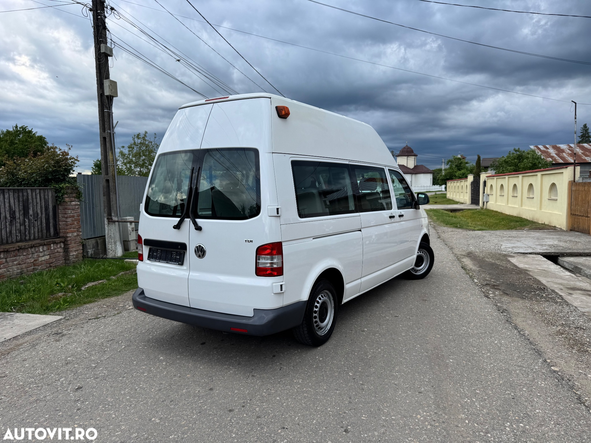 Volkswagen Transporter - 4