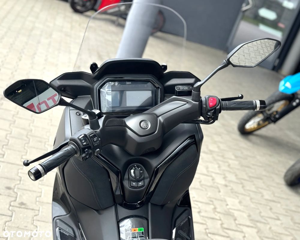 Yamaha X-max - 3