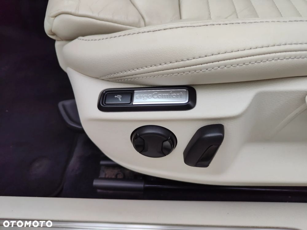 Volkswagen Passat - 18