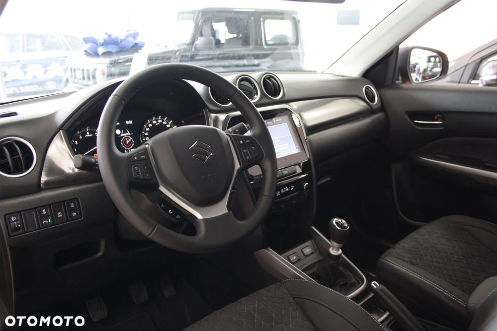 Suzuki Vitara ver-1-4-boosterjet-mhev-elegance-4wd - 8
