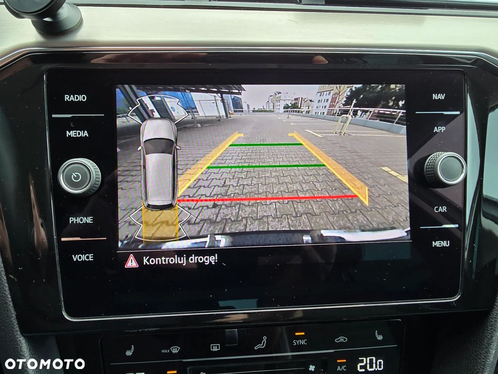Volkswagen Passat 2.0 TDI SCR DSG 4Motion Elegance - 35