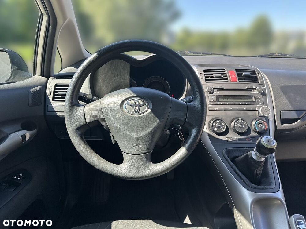 Toyota Auris 1.6 Terra - 14