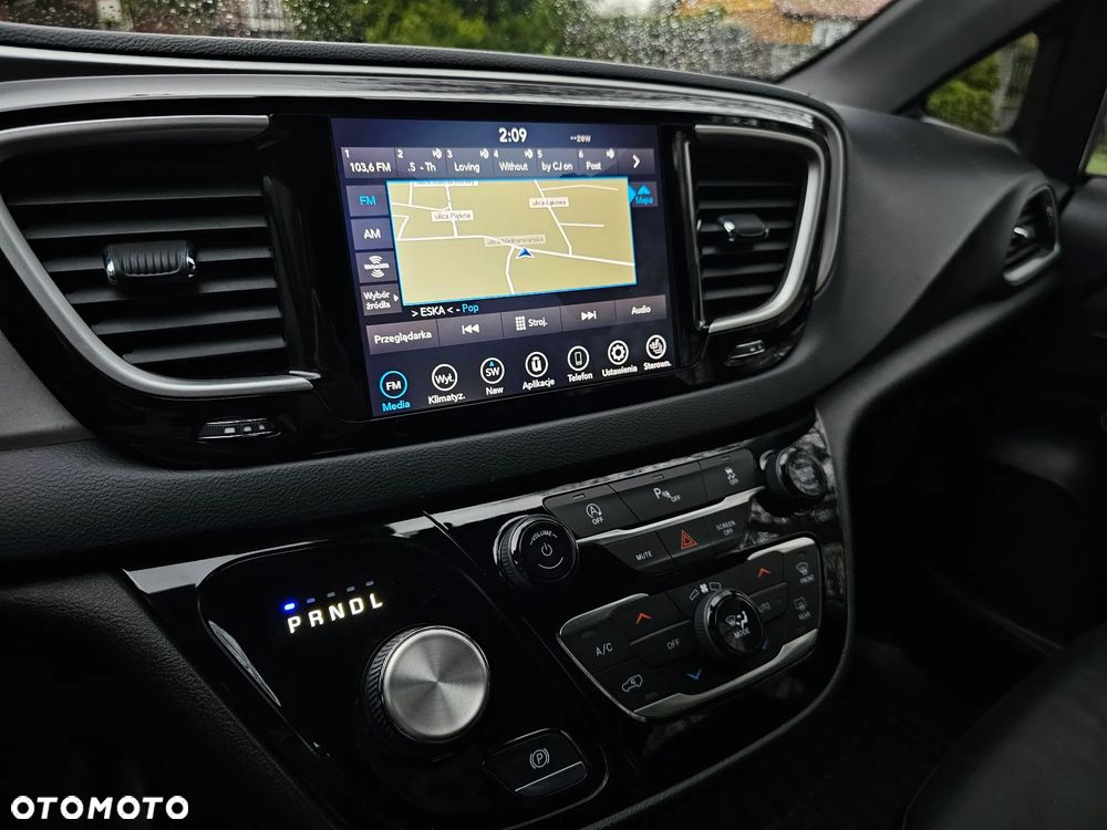 Chrysler Pacifica - 22