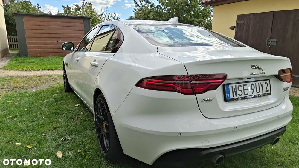 Jaguar XE 2.0 P250 S - 4