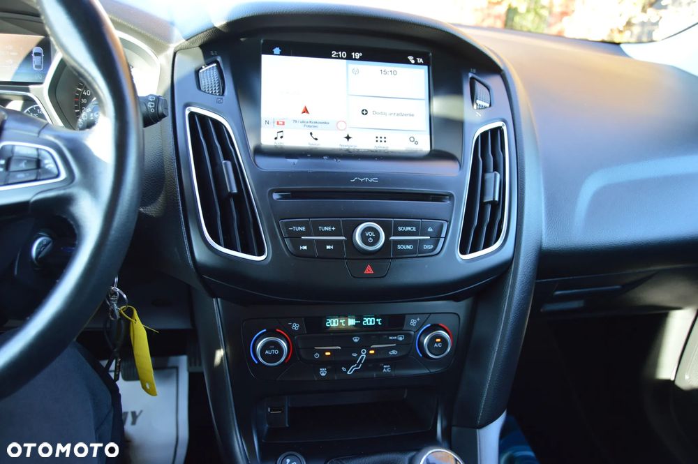 Ford Focus 1.0 EcoBoost Titanium Design - 19