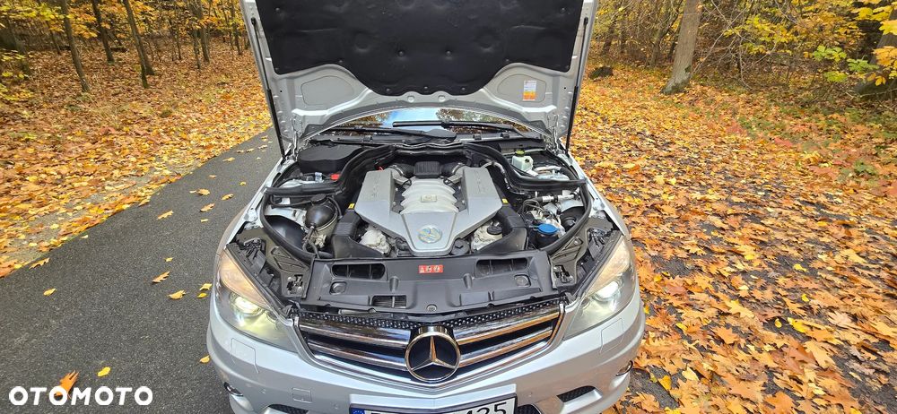 Mercedes-Benz Klasa C 63 AMG - 19