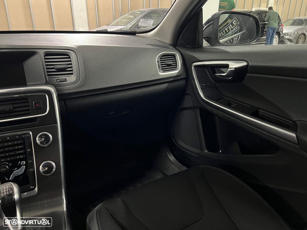Volvo V60 2.0 D4 Summum Eco - 25