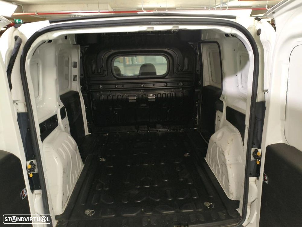 Fiat DOBLO CARGO 1.6 MJ SX 3L - 8