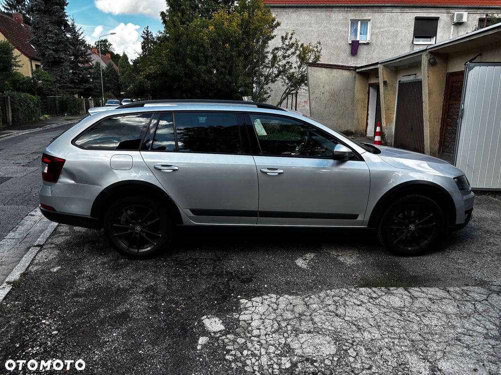 Skoda Octavia Scout 2.0 TDI 4x4 DSG - 1