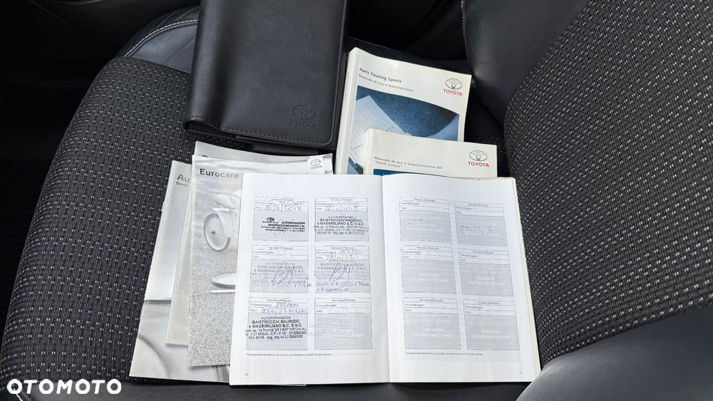 Toyota Auris 2.0 D-4D Premium - 14