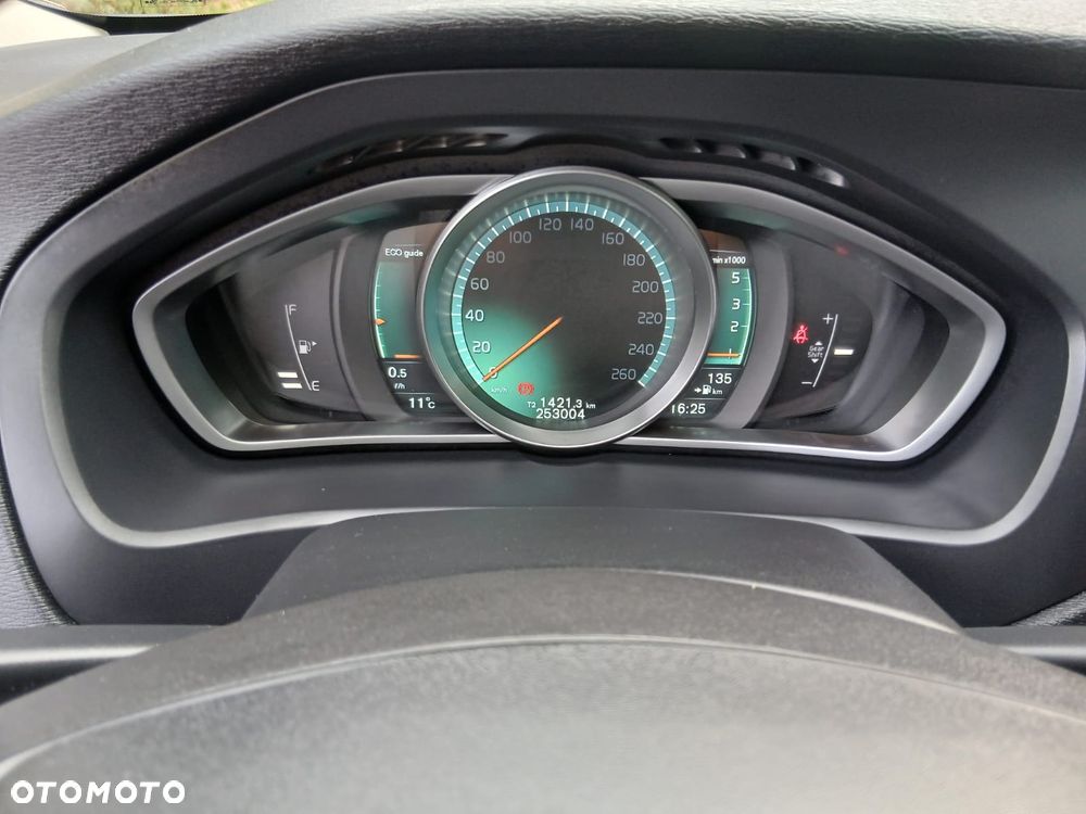 Volvo V40 D2 - 26