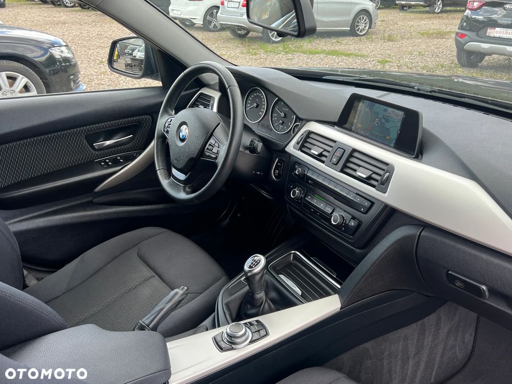 BMW Seria 3 318d Blue Performance Modern Line - 19