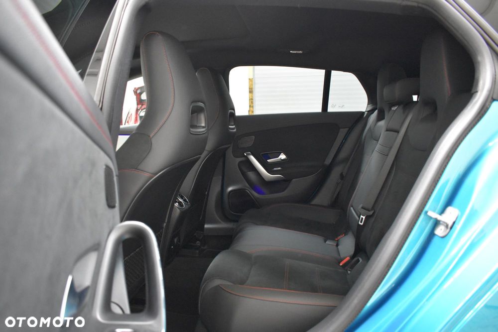 Mercedes-Benz CLA 200 d 8G-DCT AMG Line Advanced Plus - 24