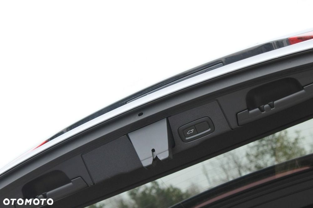 Volvo XC 60 D5 SCR AWD Momentum - 8