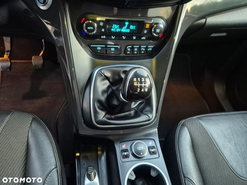 Ford Kuga 2.0 TDCi 2x4 Titanium - 28