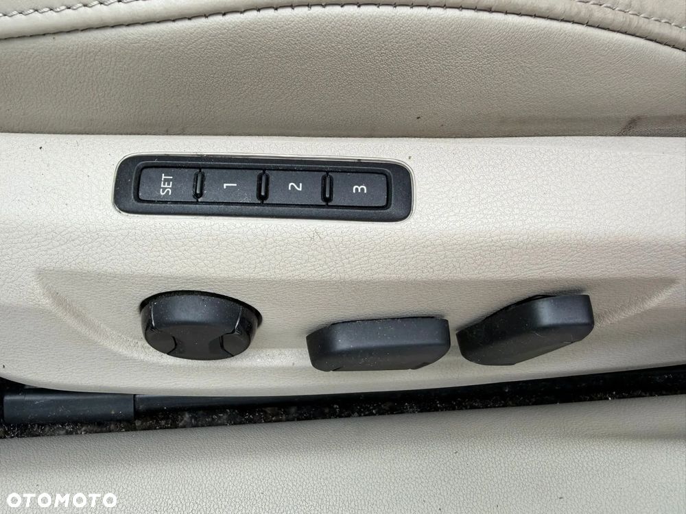 Skoda Superb 1.8 TSI DSG SportLine - 30