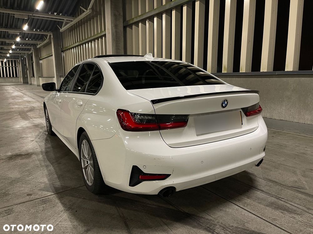 BMW Seria 3 320d Sport Line Shadow - 4
