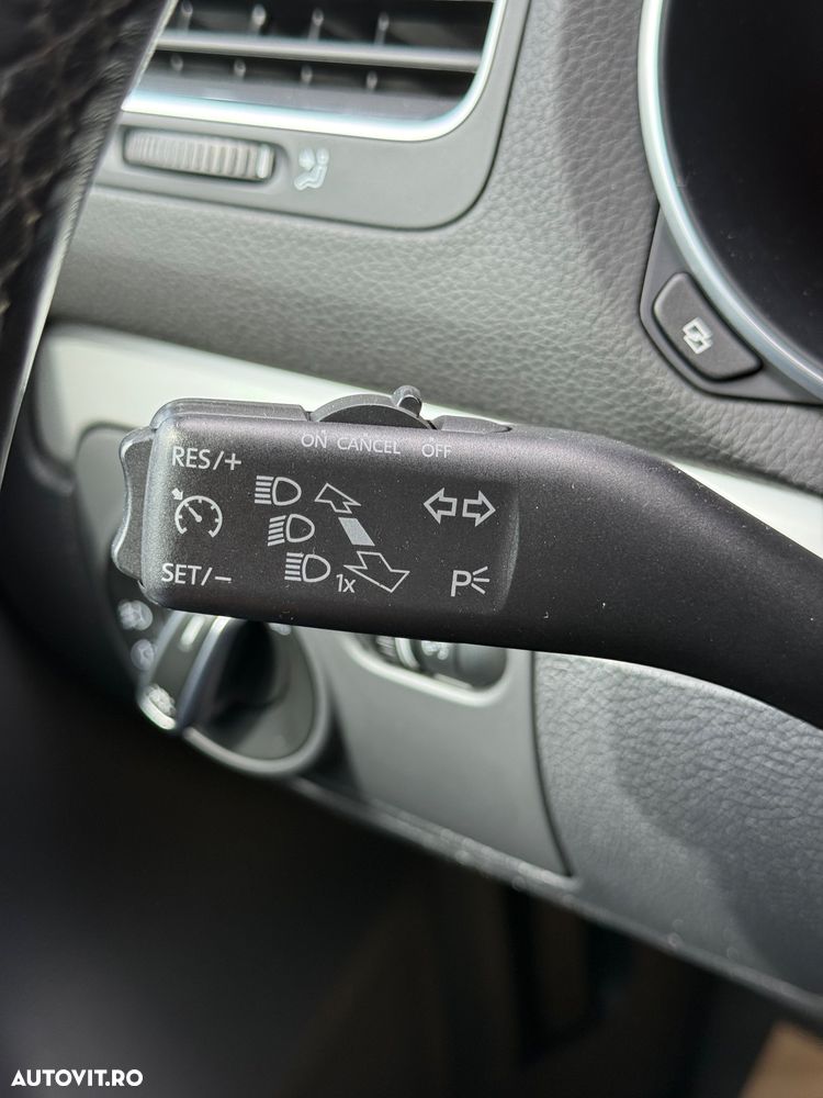 Volkswagen Golf 1.6 TDI DPF Exclusive - 11