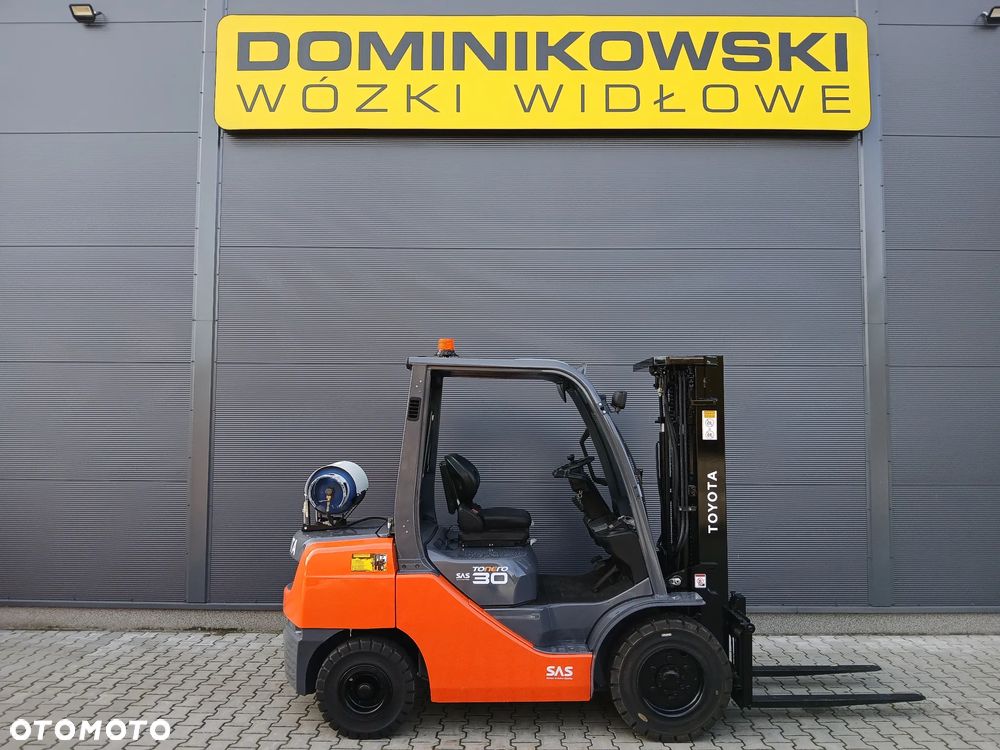 Toyota 02-8FGF30 - 1