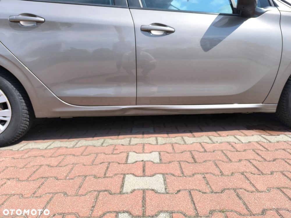 Peugeot 208 1.2 VTi Allure - 22