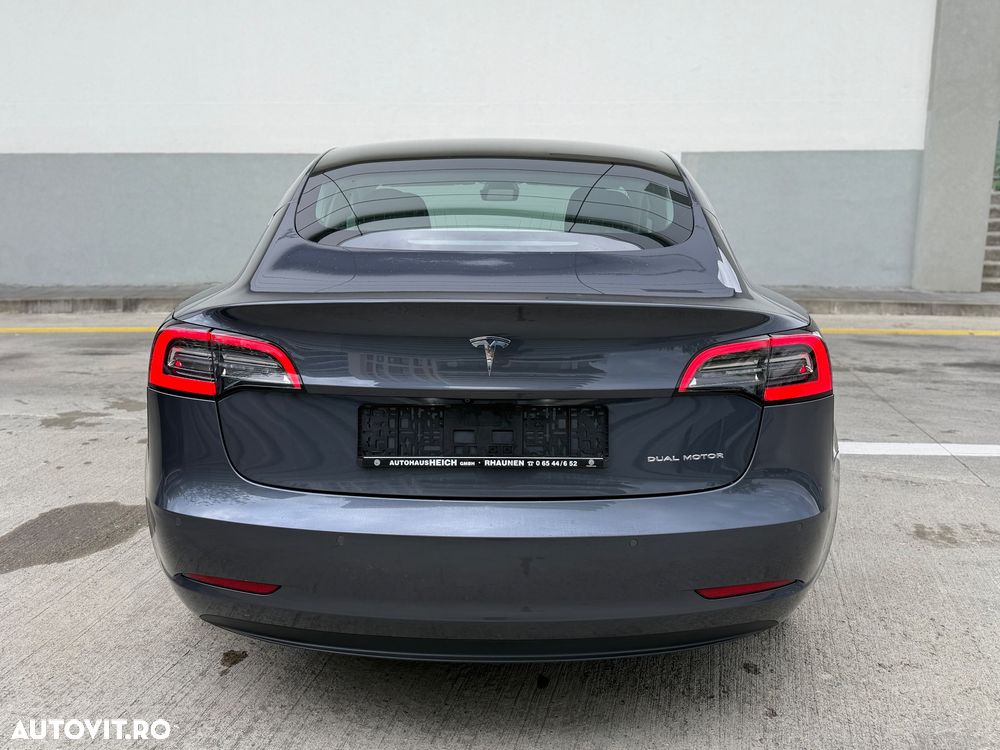 Tesla Model 3 - 13