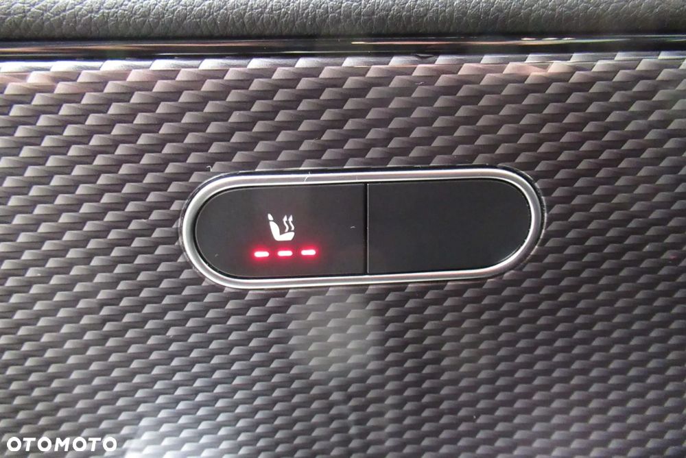 Mercedes-Benz CLA 250 e 8G-DCT Special Edition - 20