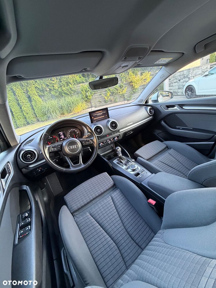 Audi A3 Sportback 1.6 TDI S tronic design - 11
