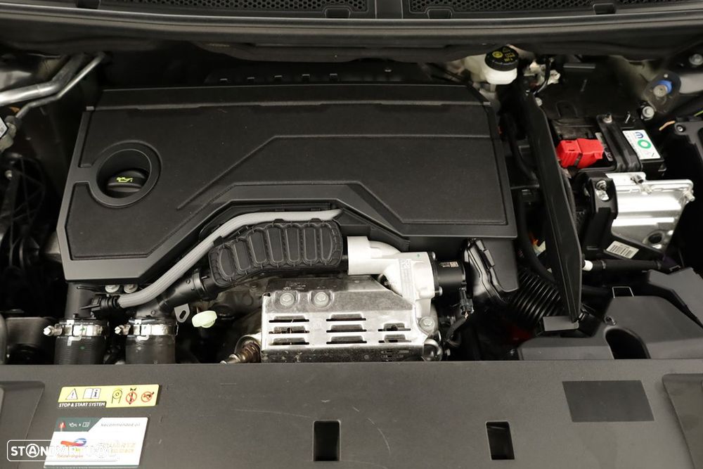 Peugeot 3008 1.2 Hybrid Allure e-DCS6 - 24
