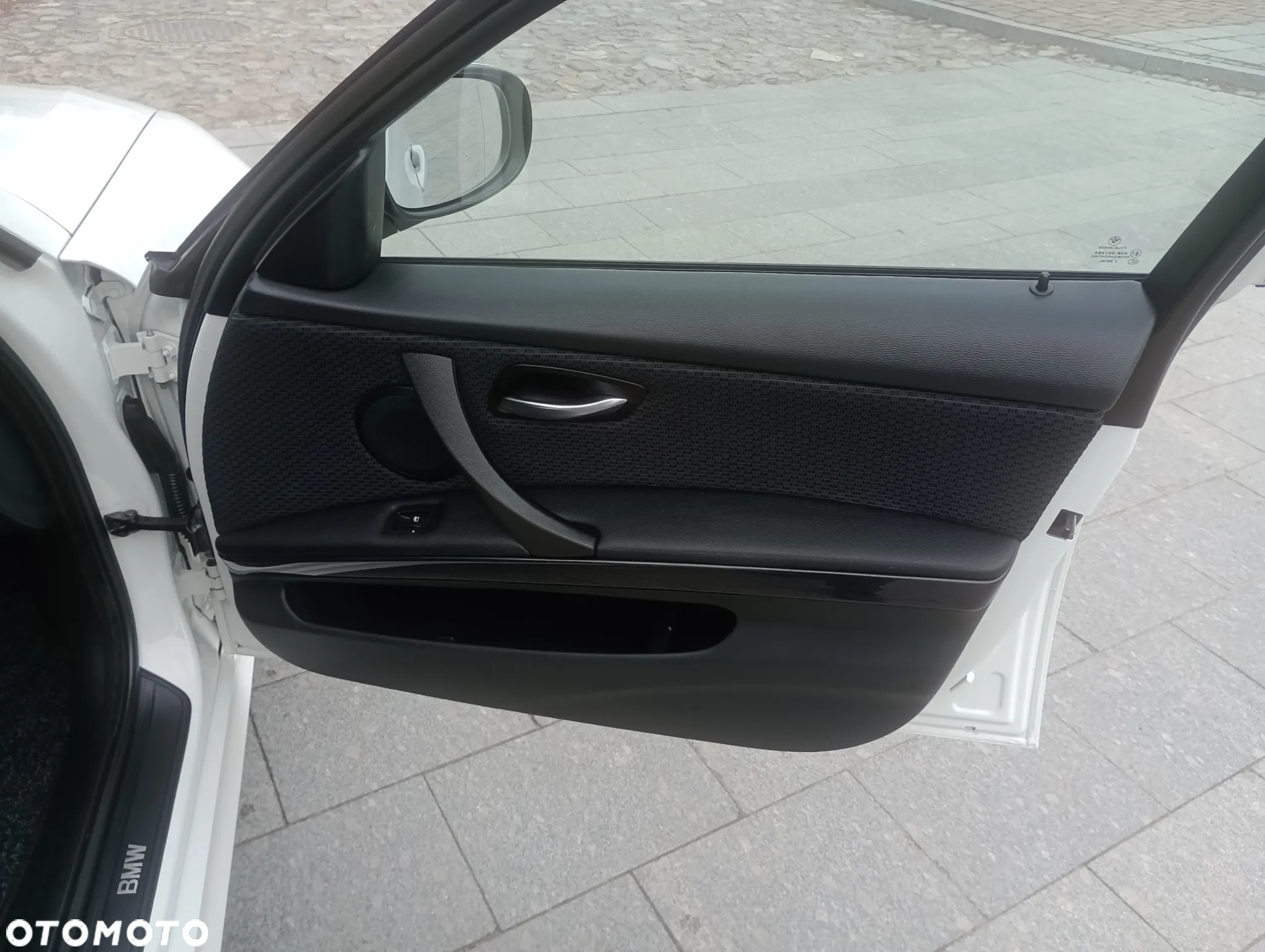BMW Seria 3 320d xDrive DPF Touring - 24